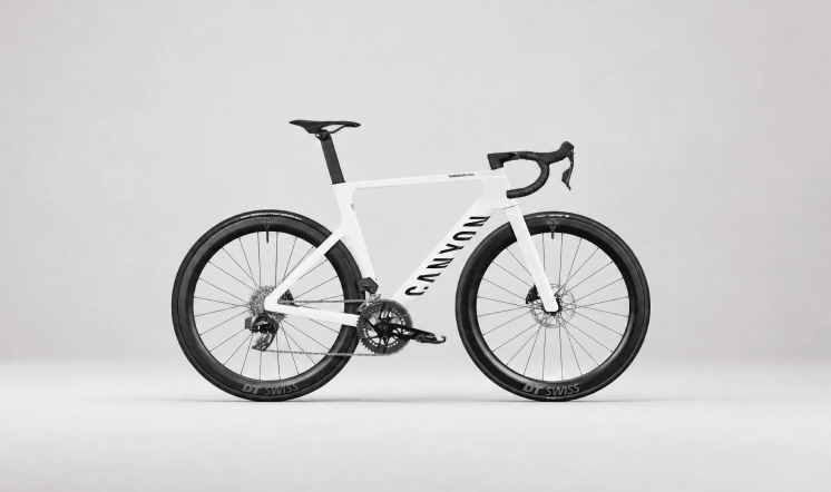 Gewinne ein Canyon Aeroad CF SLX 7 AXS Rennrad